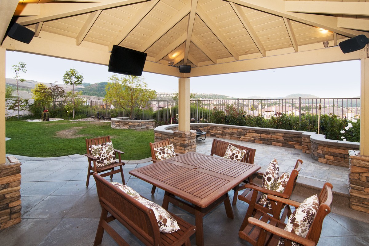 expand-your-home-s-livable-spaces-with-outdoor-entertainment